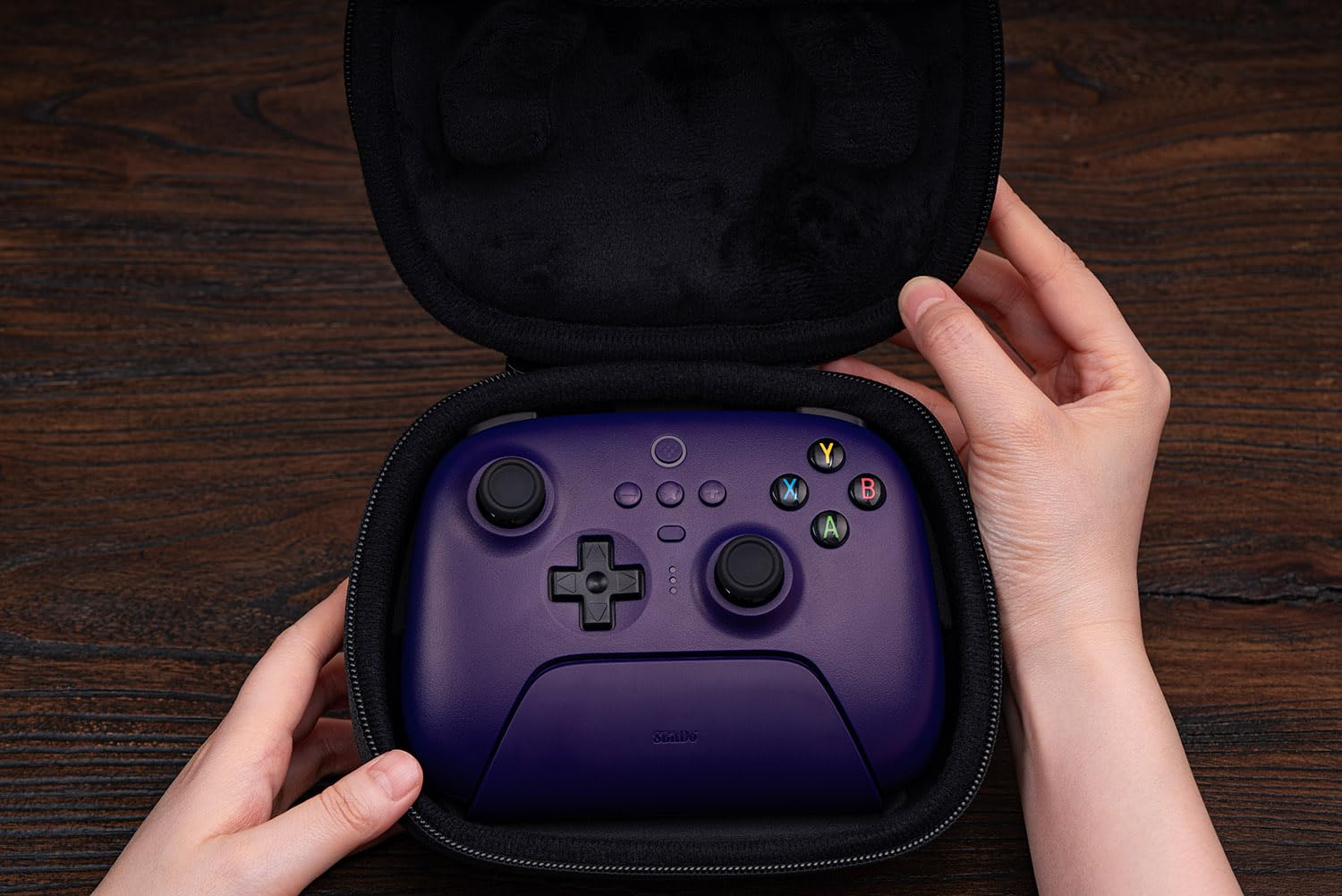 8BitDo Classic Controller Travel Case for Ultimate & Ultimate 2 Series Controller with Charging Dock