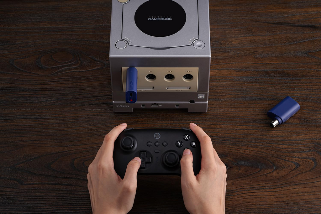 8BitDo Bluetooth Retro Receiver for NGC Detail