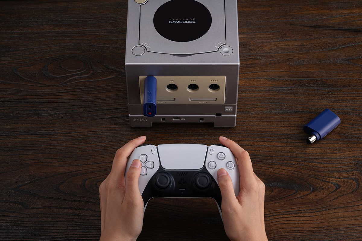 8BitDo Bluetooth Retro Receiver for NGC Detail