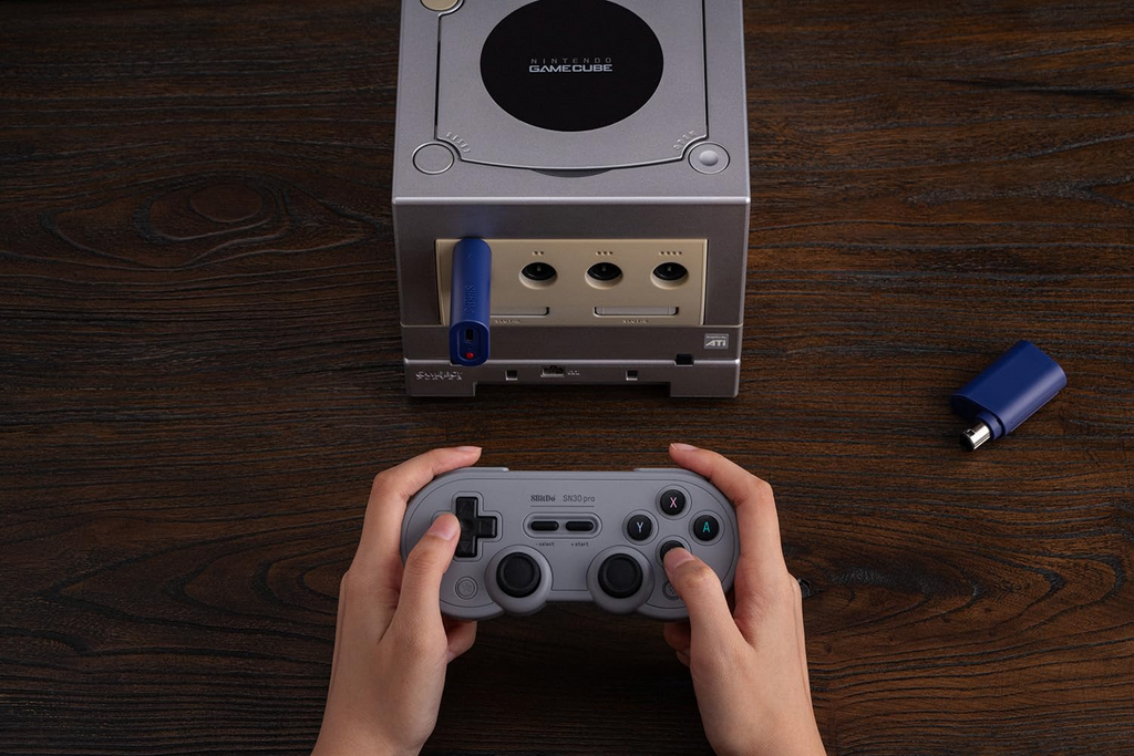 8BitDo Bluetooth Retro Receiver for NGC Detail