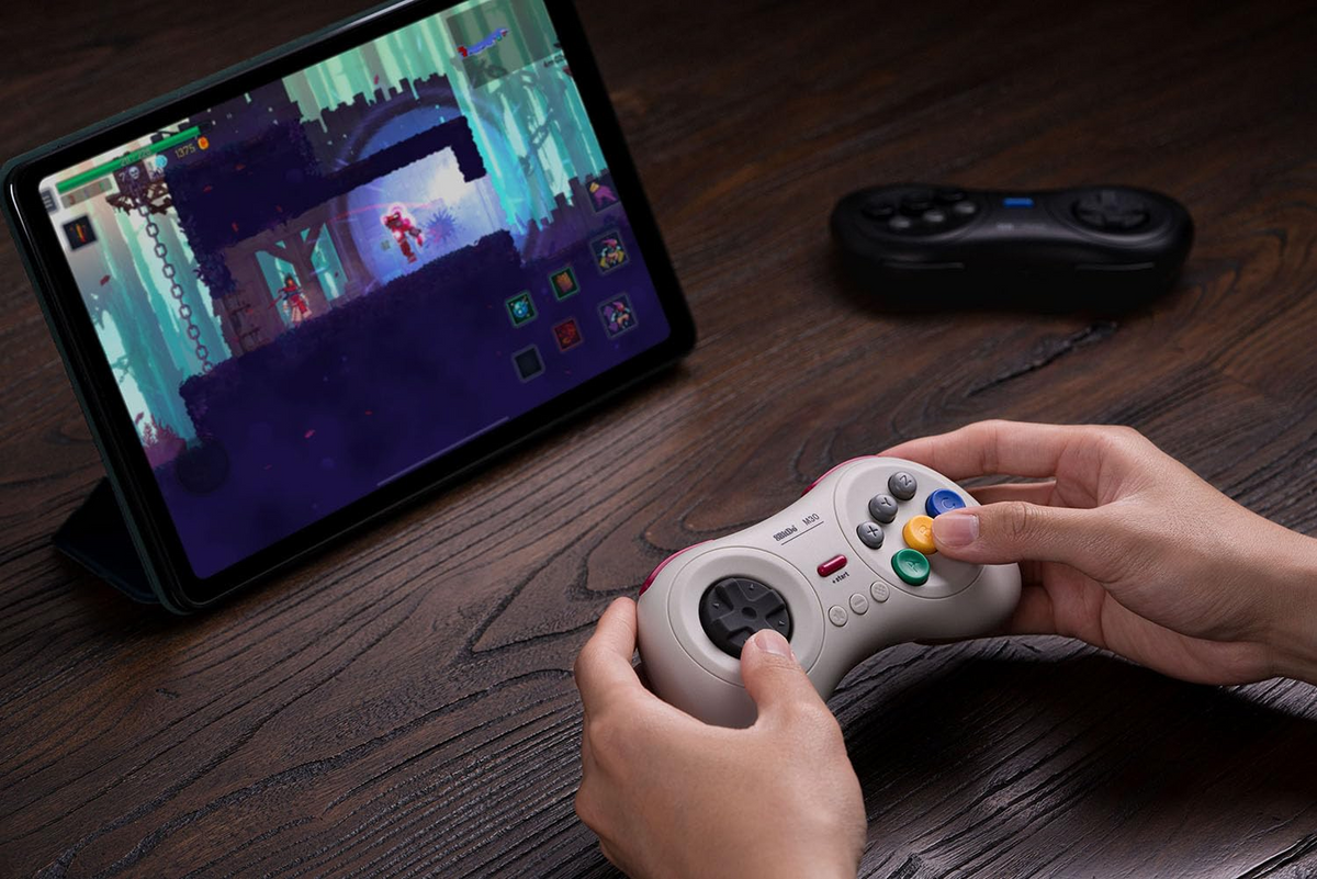 8BitDo M30 Bluetooth Controller White Detail