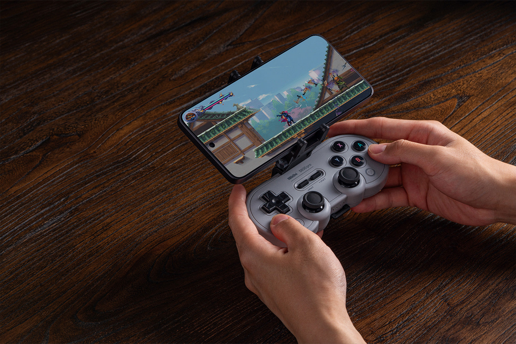 8BitDo Mobile Clip for Sn30pro Controller Detail